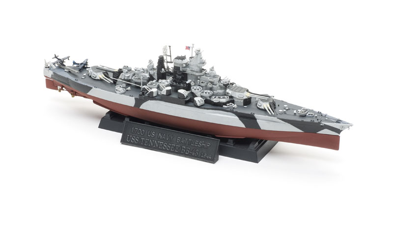 1/700 Scale Plastic Model Kit Trumpeter 05782 USS Tennessee BB-43 1944